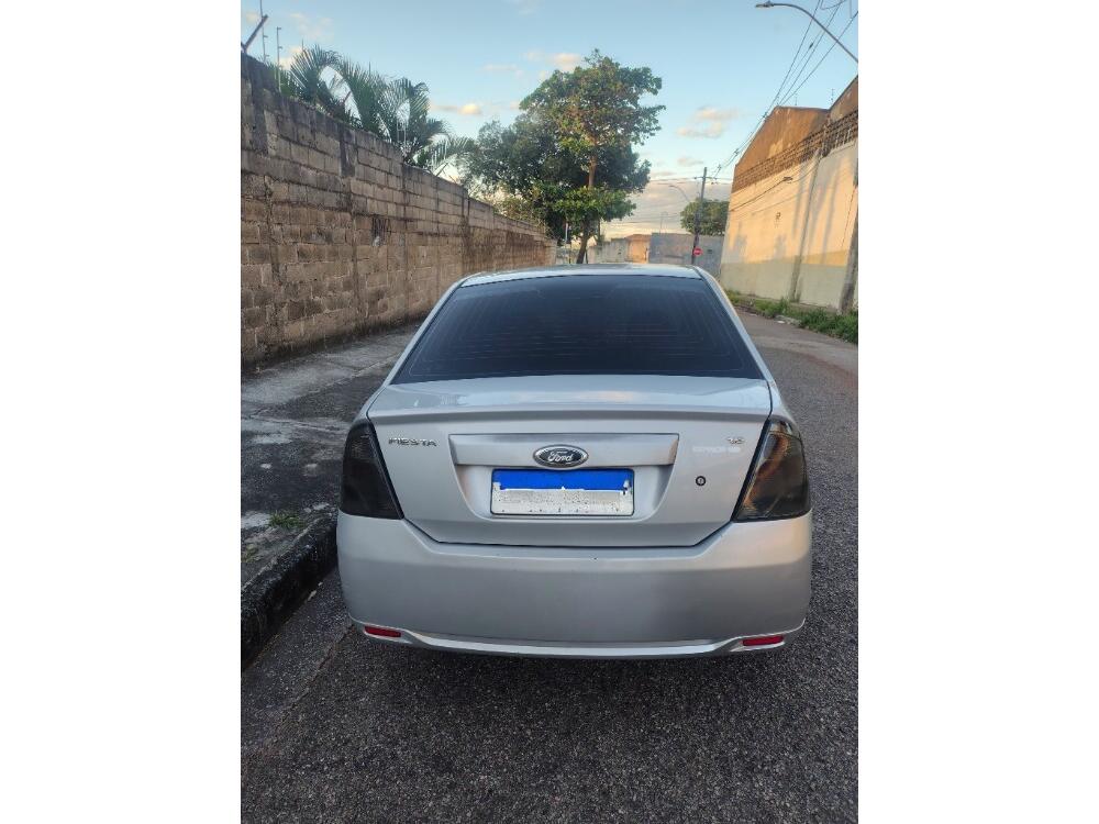 Ford Fiesta Sedan