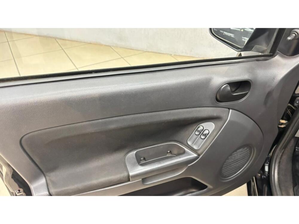 Ford Fiesta Sedan