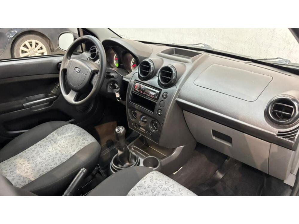 Ford Fiesta Sedan