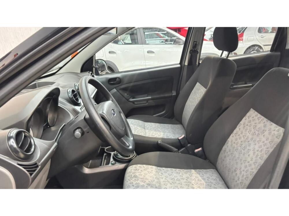 Ford Fiesta Sedan