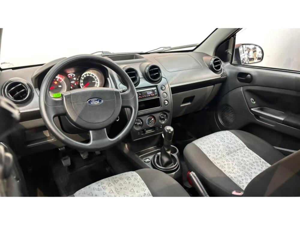 Ford Fiesta Sedan