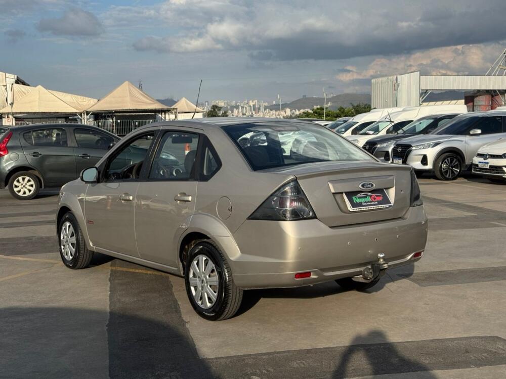 Ford Fiesta Sedan