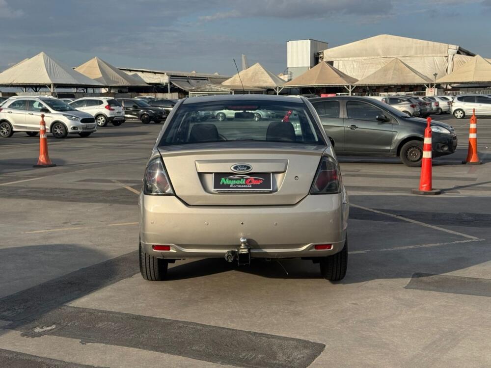 Ford Fiesta Sedan
