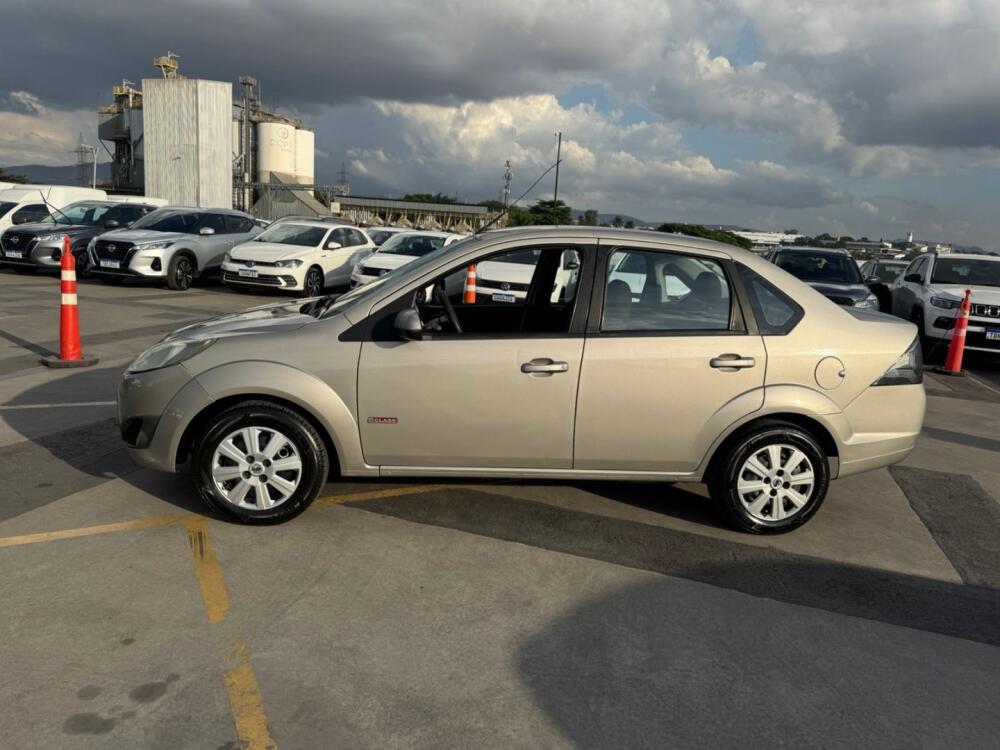 Ford Fiesta Sedan
