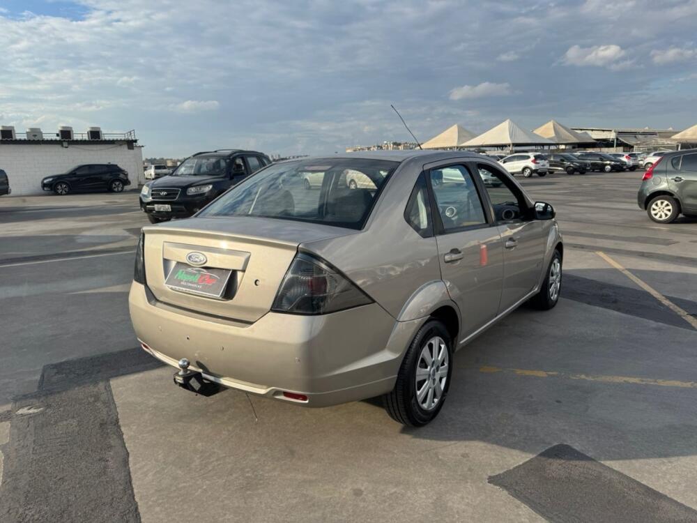 Ford Fiesta Sedan