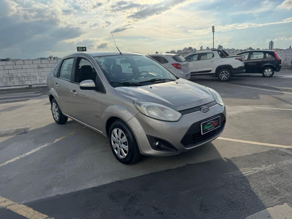 Ford Fiesta Sedan