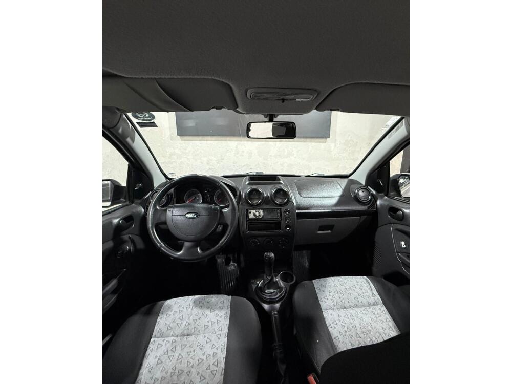 Ford Fiesta Sedan