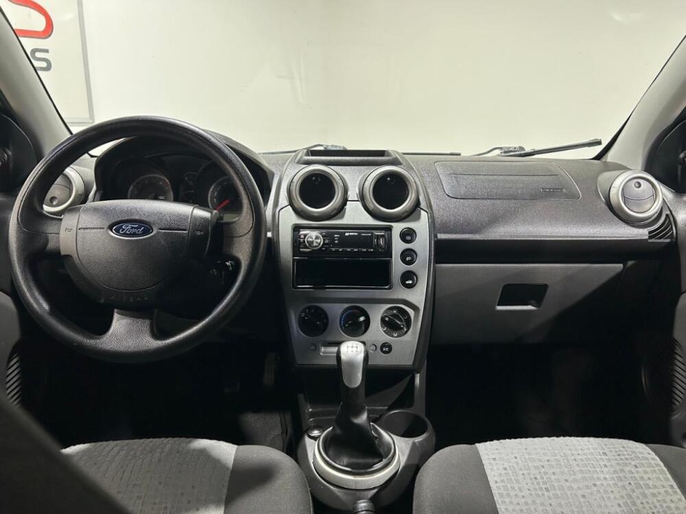 Ford Fiesta Sedan