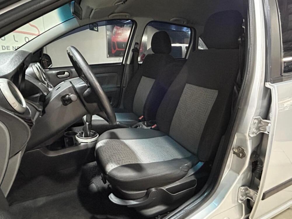 Ford Fiesta Sedan