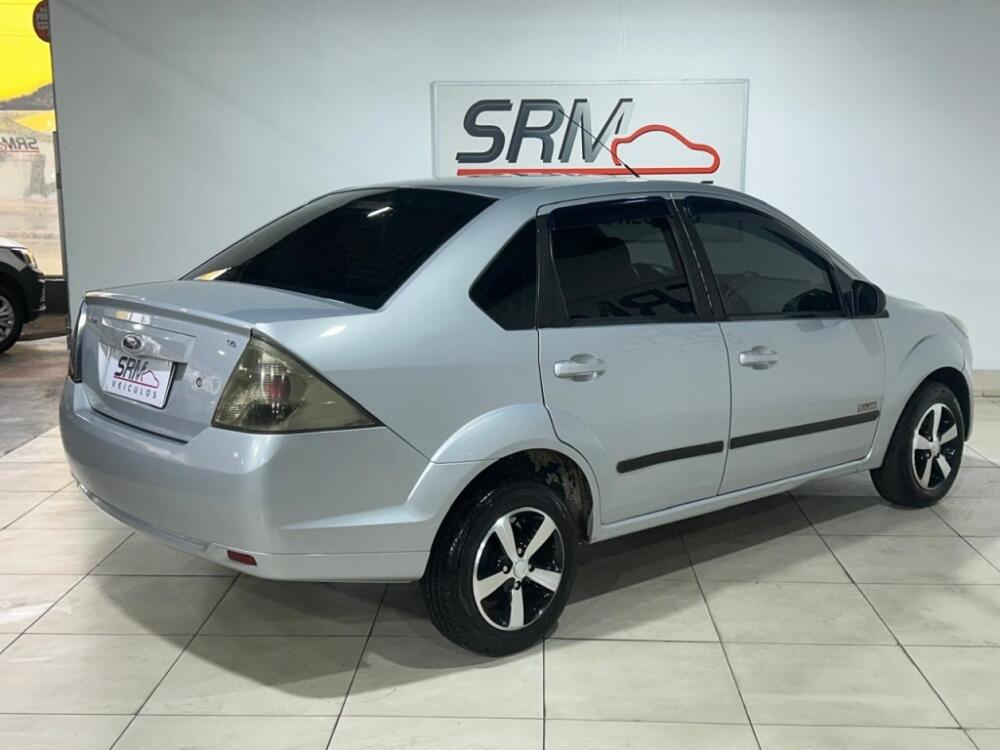Ford Fiesta Sedan