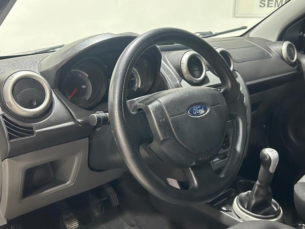 Ford Fiesta Sedan