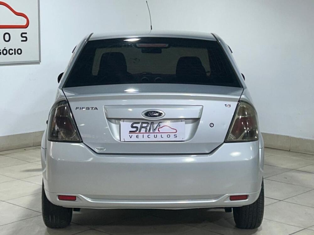 Ford Fiesta Sedan