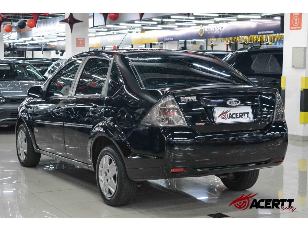 Ford Fiesta Sedan