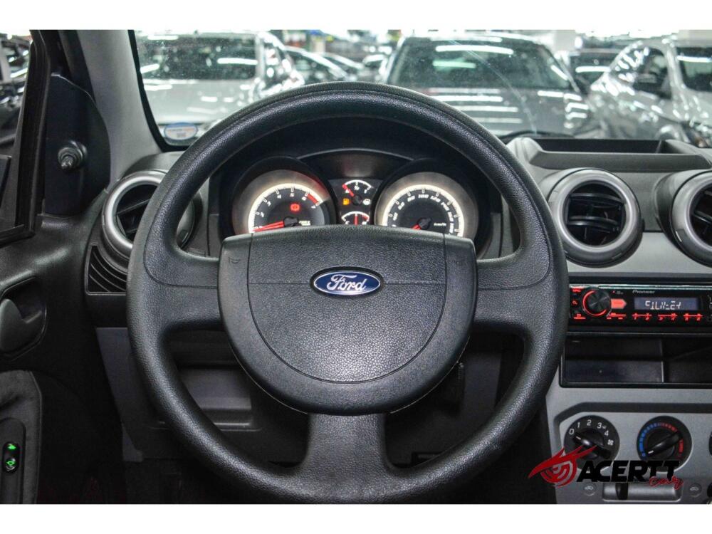 Ford Fiesta Sedan
