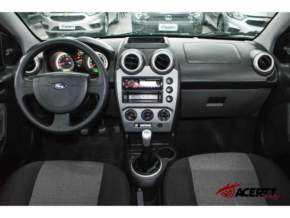 Ford Fiesta Sedan