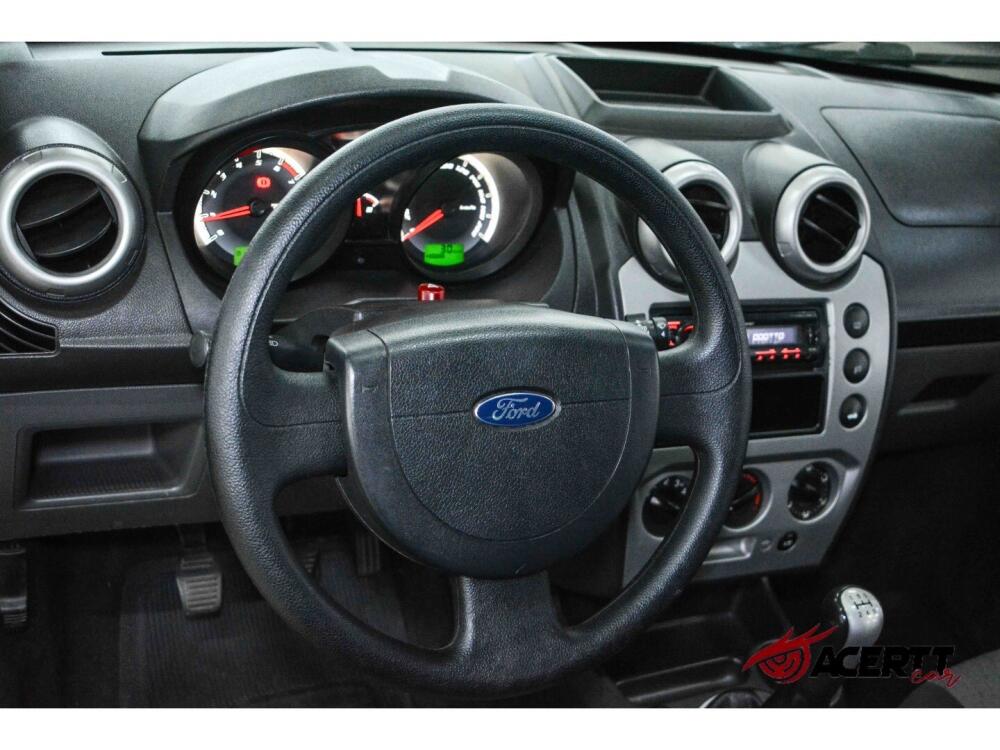 Ford Fiesta Sedan