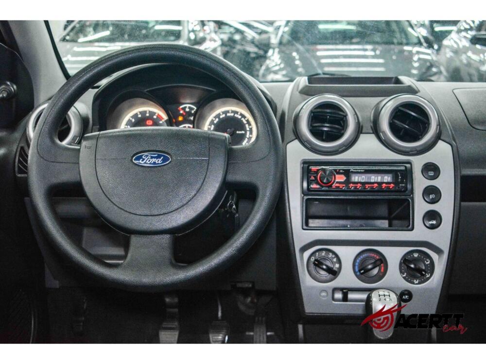 Ford Fiesta Sedan