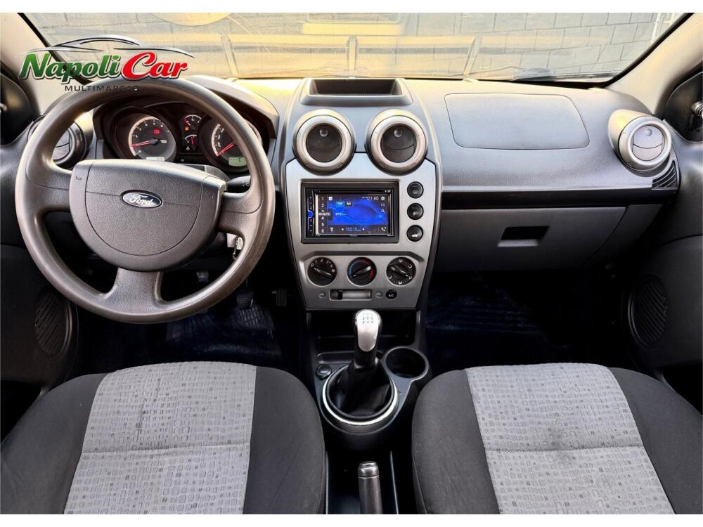 Ford Fiesta Sedan