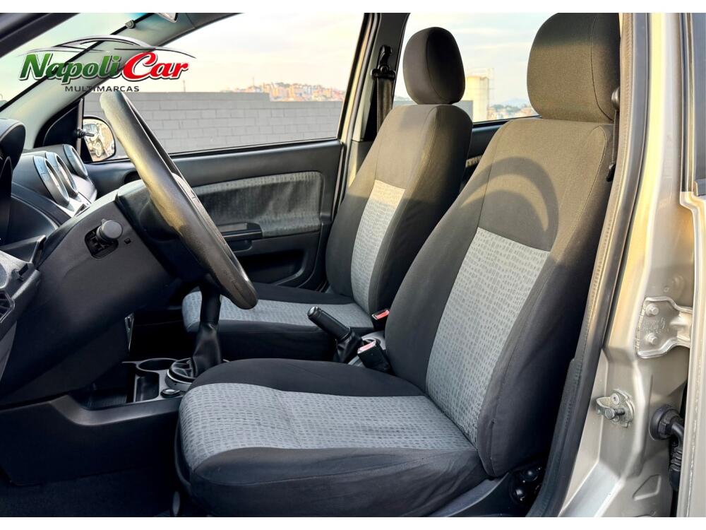 Ford Fiesta Sedan