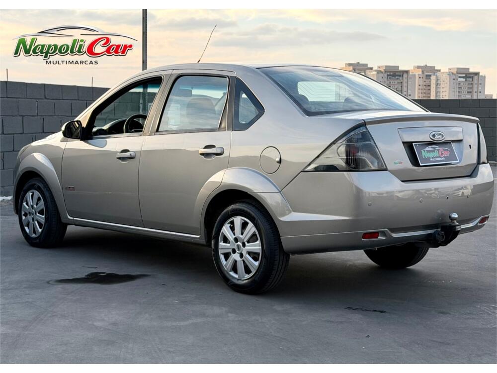 Ford Fiesta Sedan