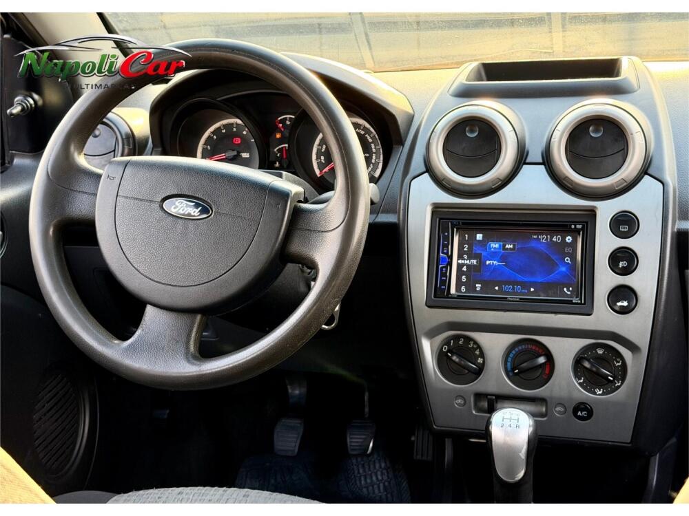 Ford Fiesta Sedan