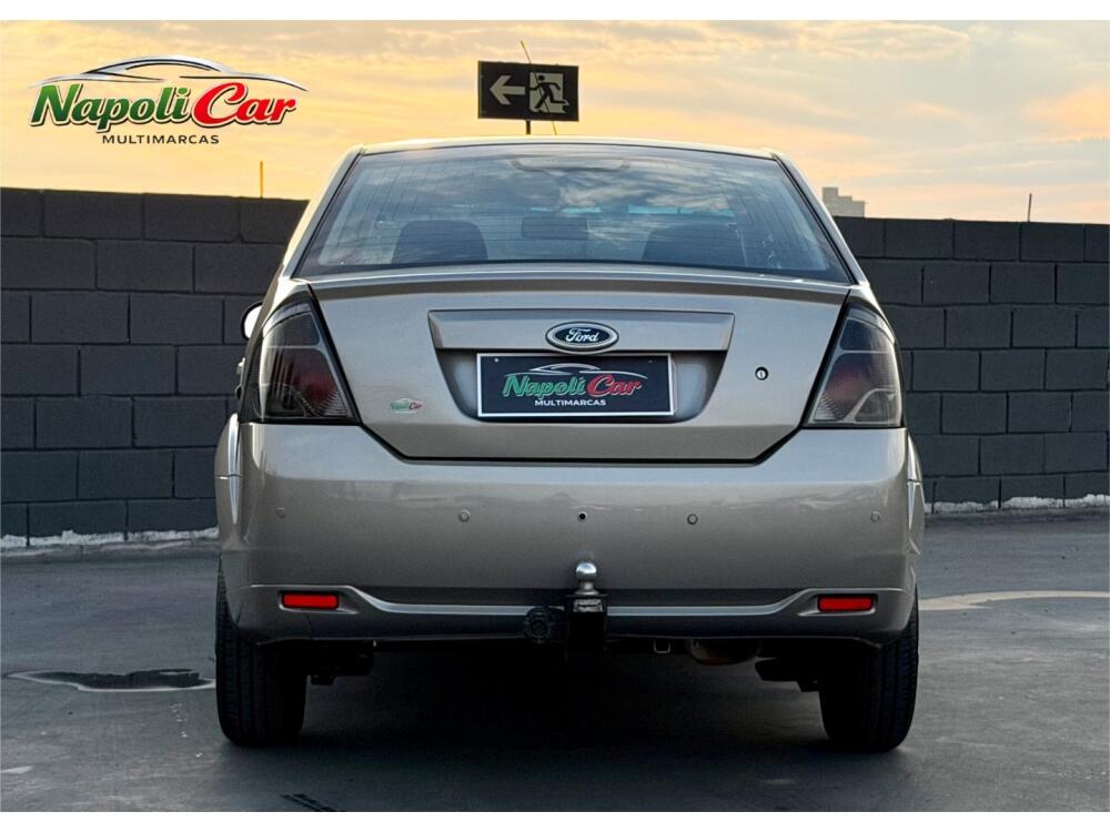 Ford Fiesta Sedan