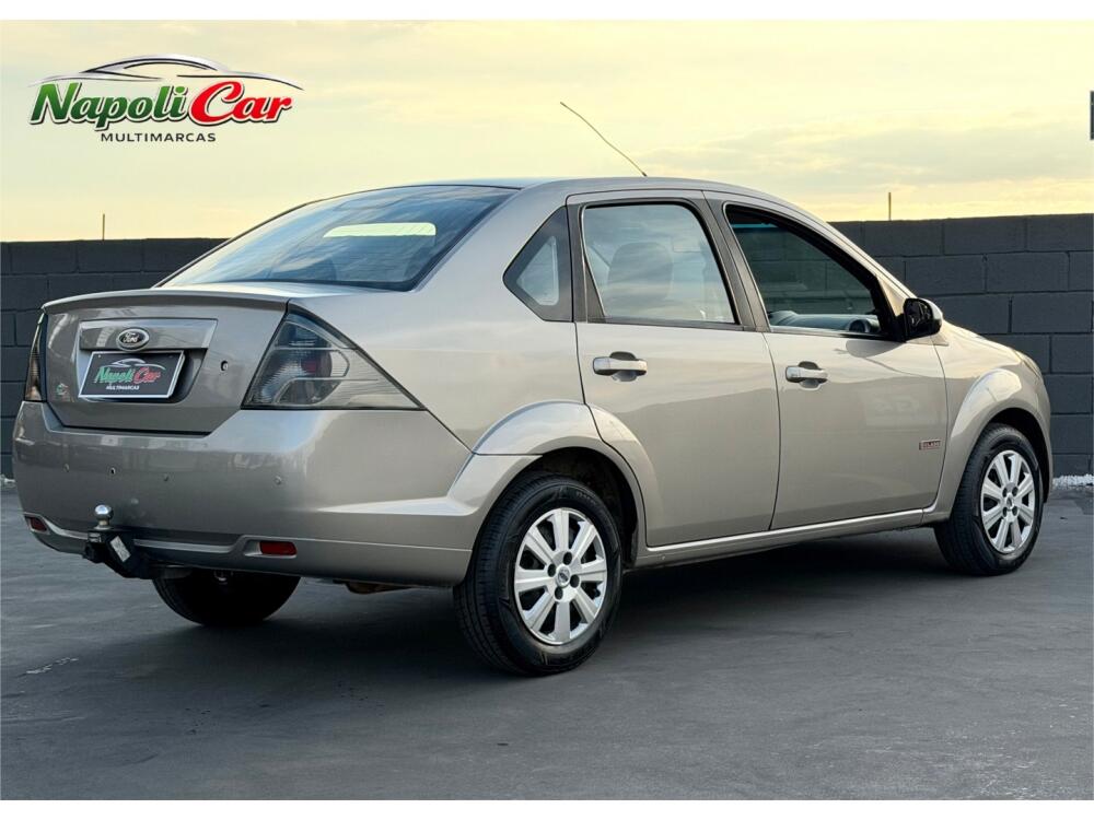 Ford Fiesta Sedan
