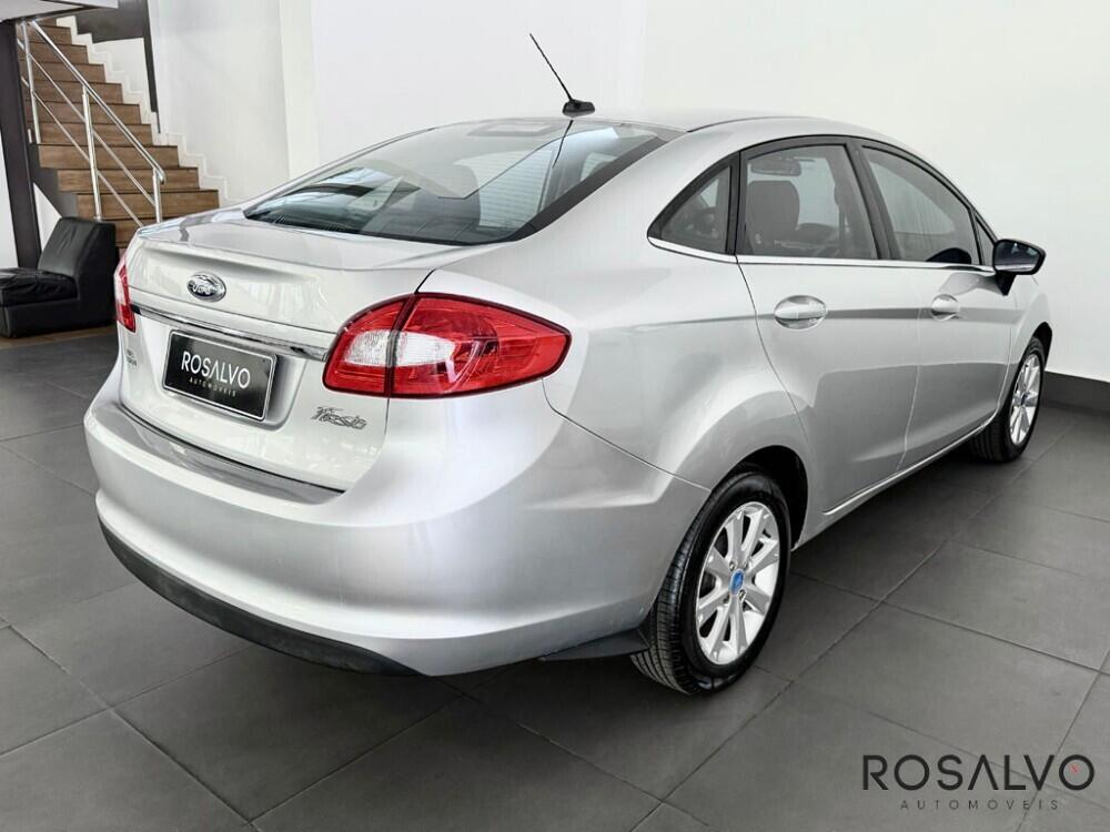 Ford Fiesta Sedan