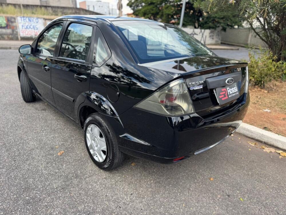 Ford Fiesta Sedan