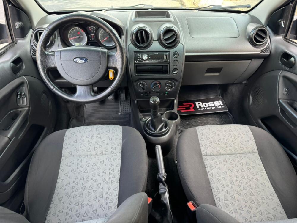 Ford Fiesta Sedan