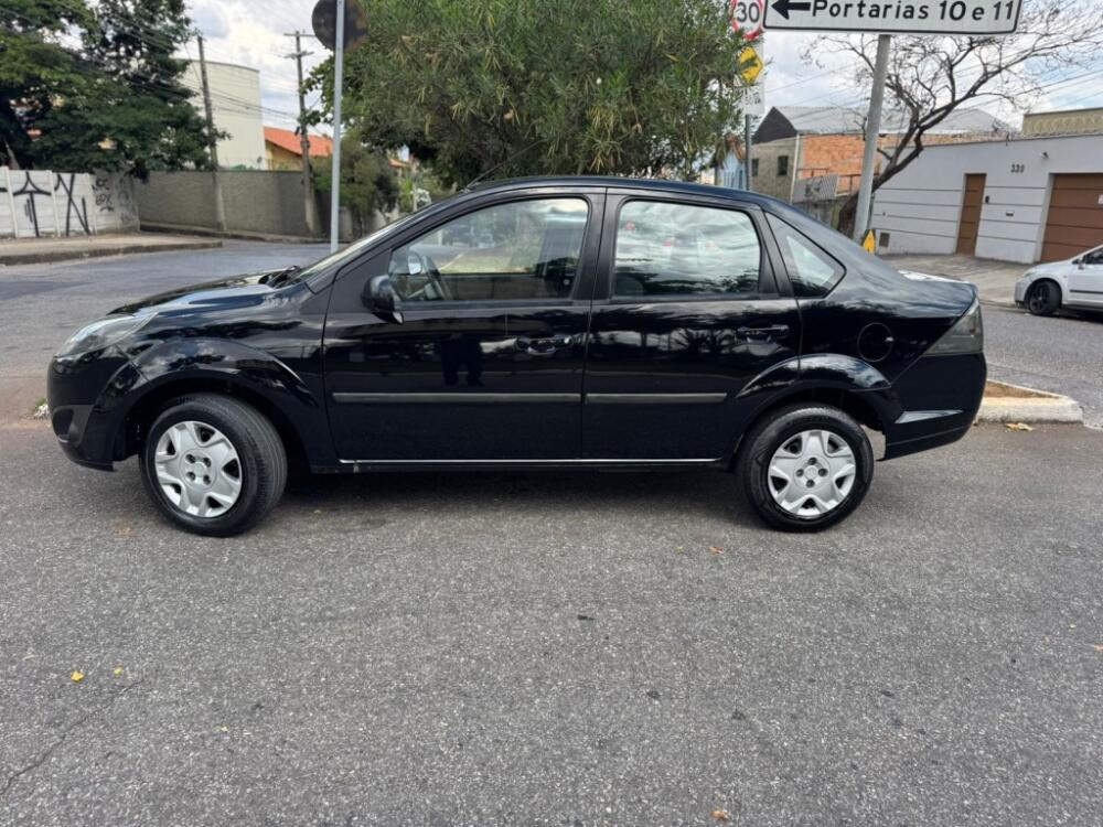 Ford Fiesta Sedan