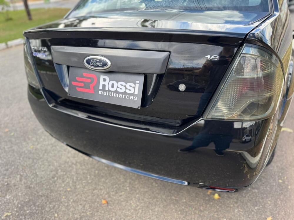 Ford Fiesta Sedan
