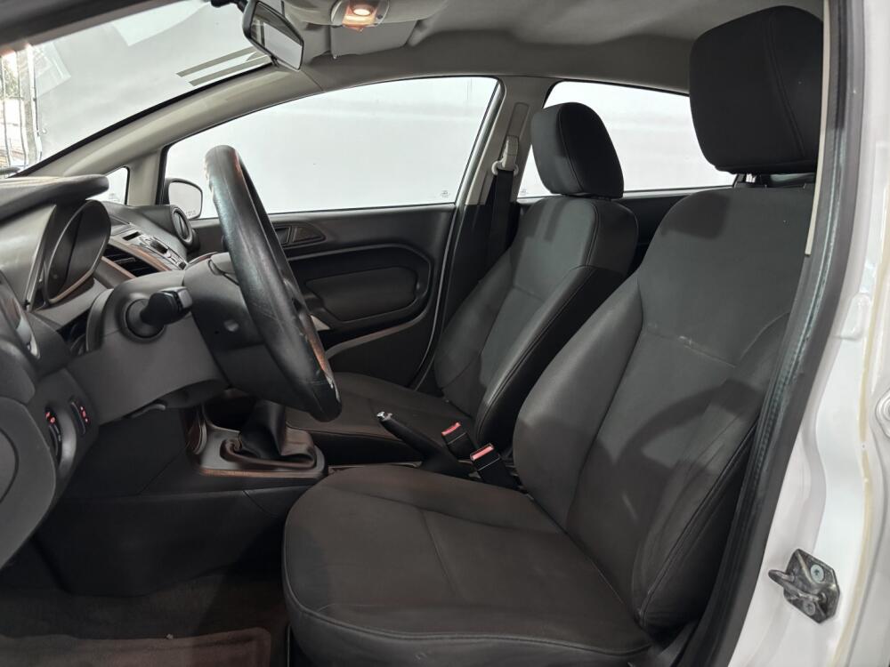 Ford Fiesta Sedan