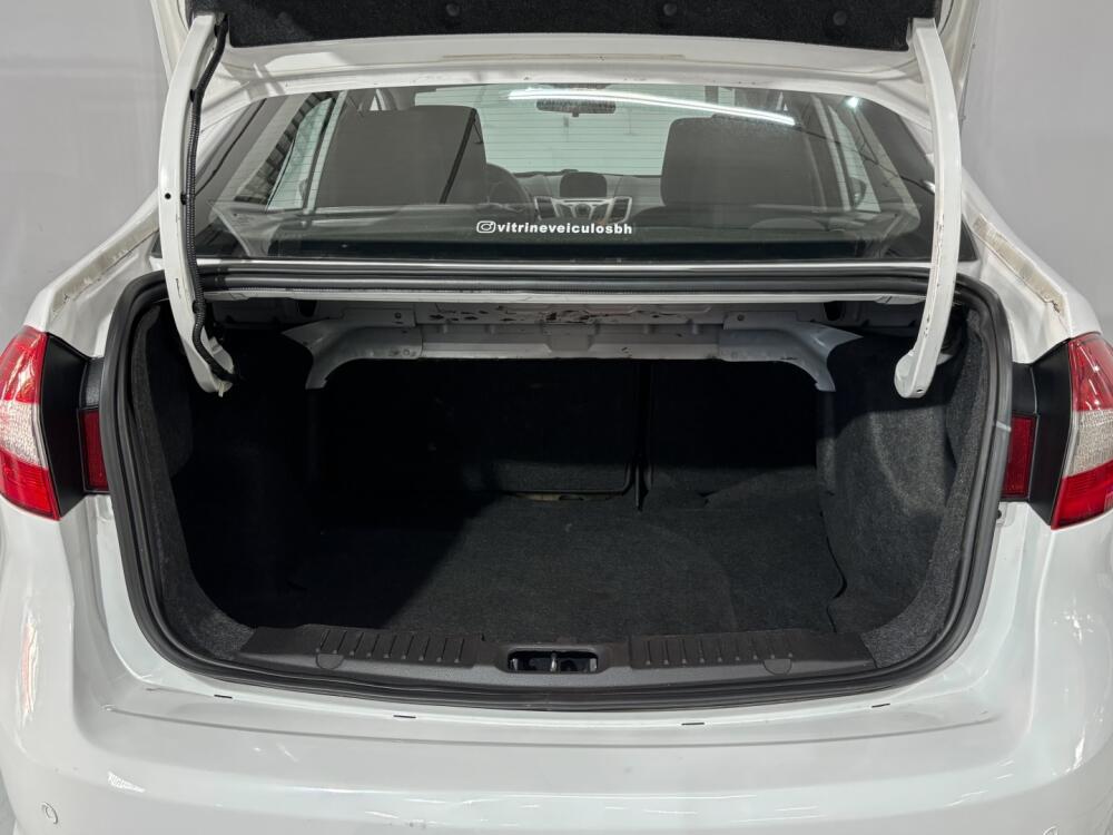 Ford Fiesta Sedan