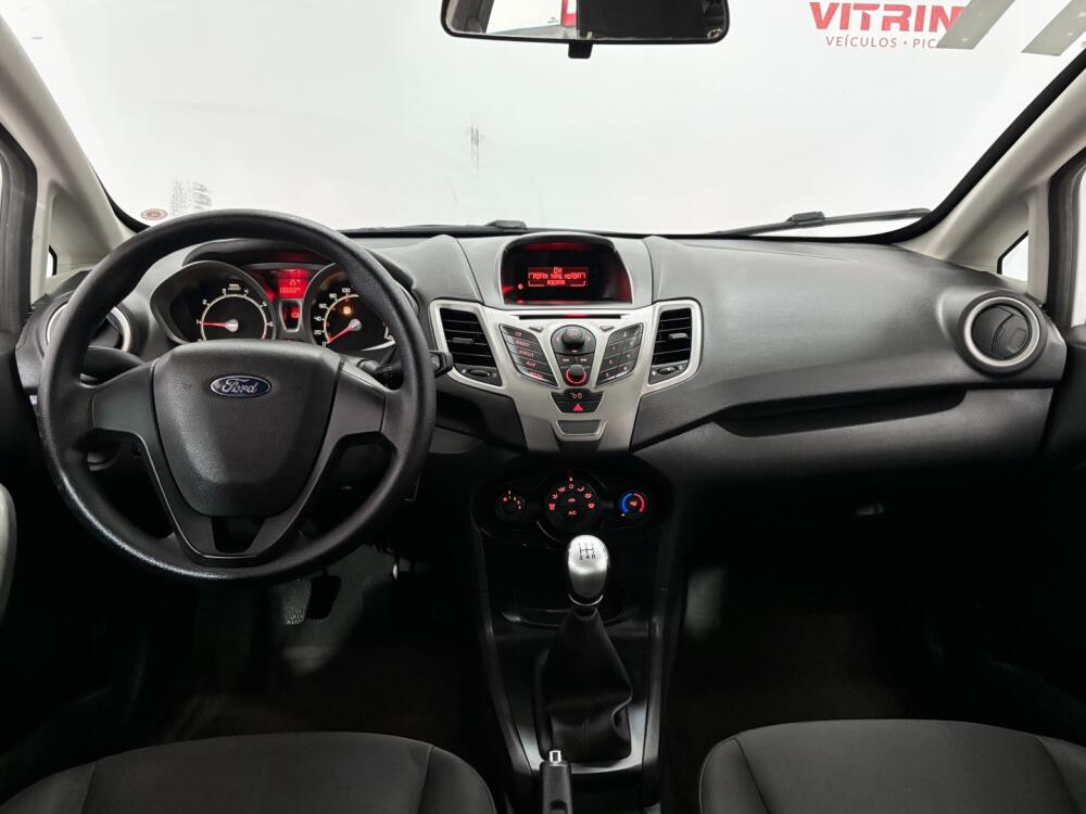 Ford Fiesta Sedan