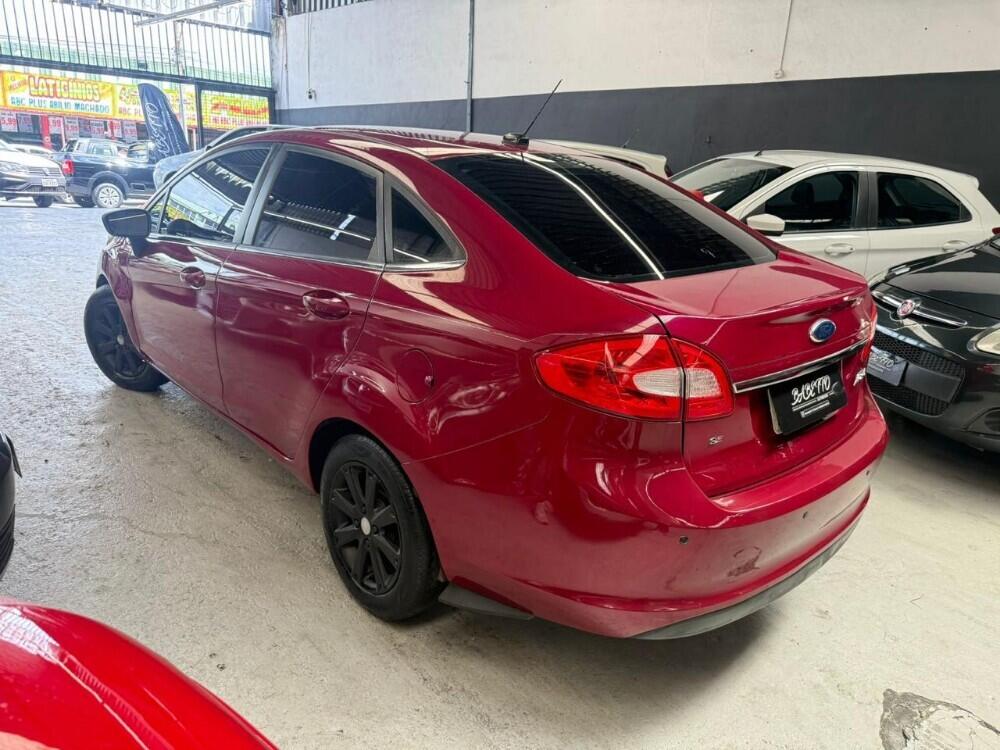 Ford Fiesta Sedan