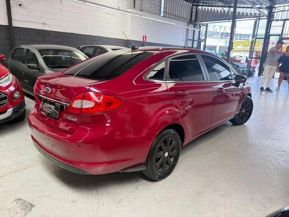 Ford Fiesta Sedan