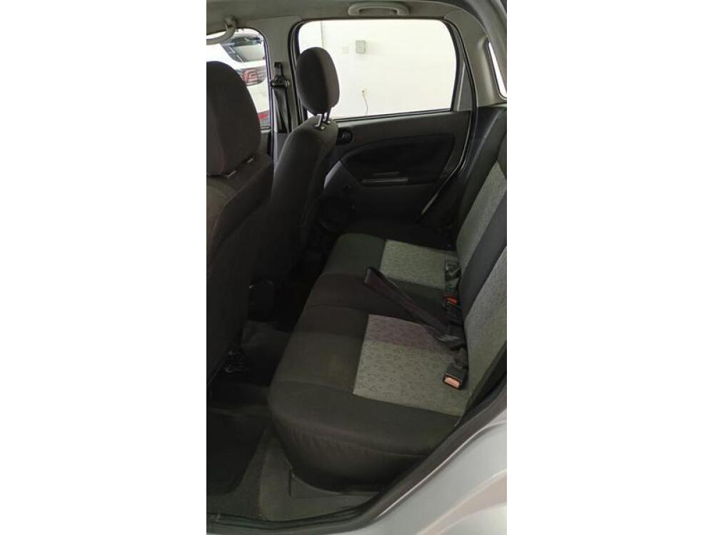 Ford Fiesta Sedan
