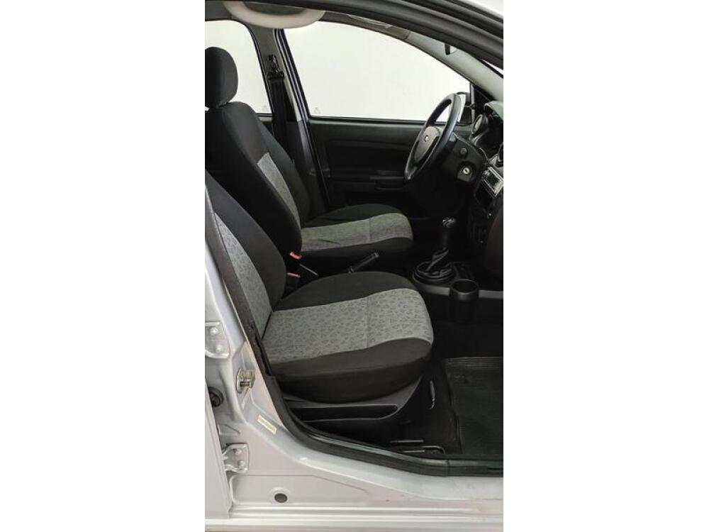 Ford Fiesta Sedan