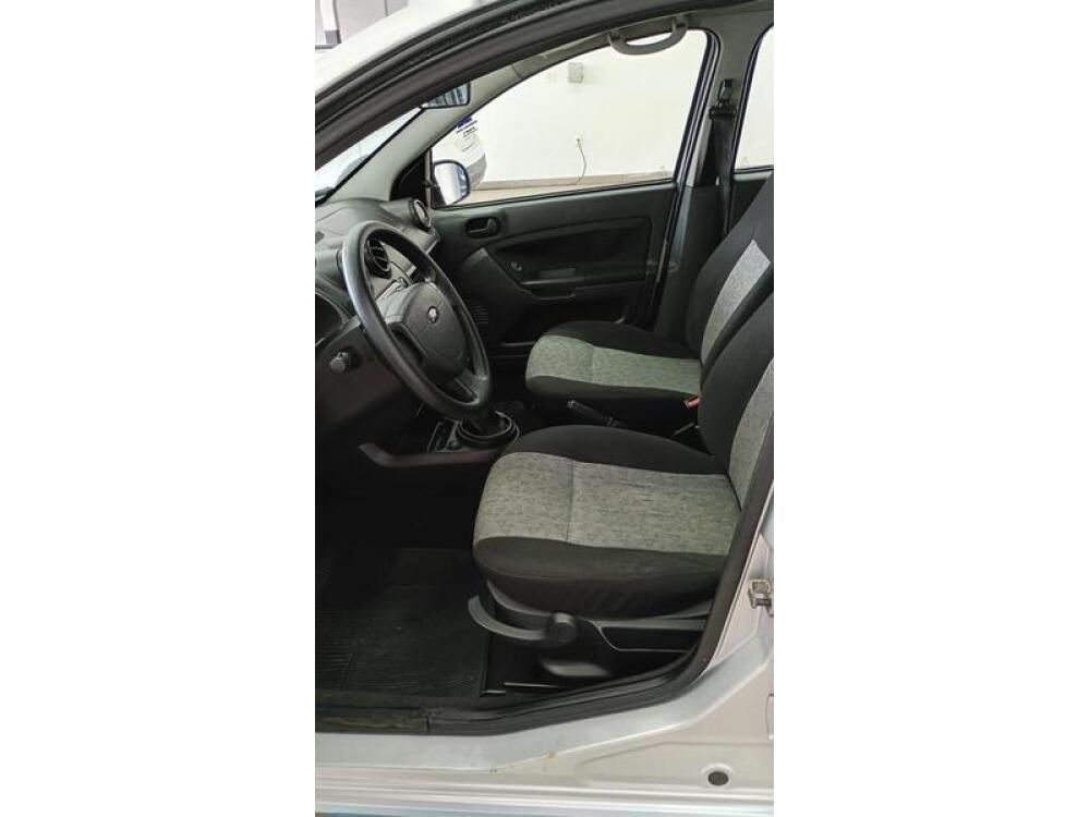 Ford Fiesta Sedan