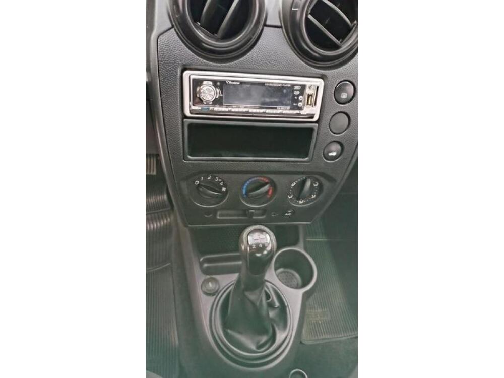Ford Fiesta Sedan