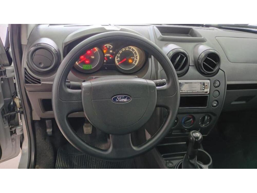 Ford Fiesta Sedan