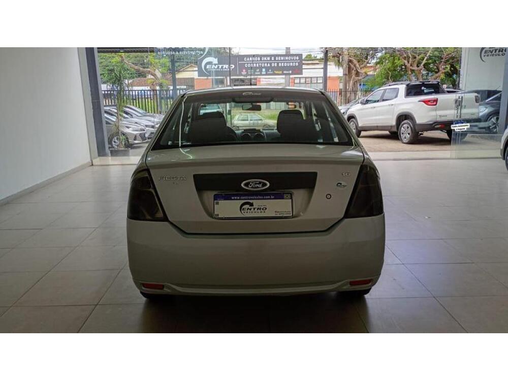 Ford Fiesta Sedan