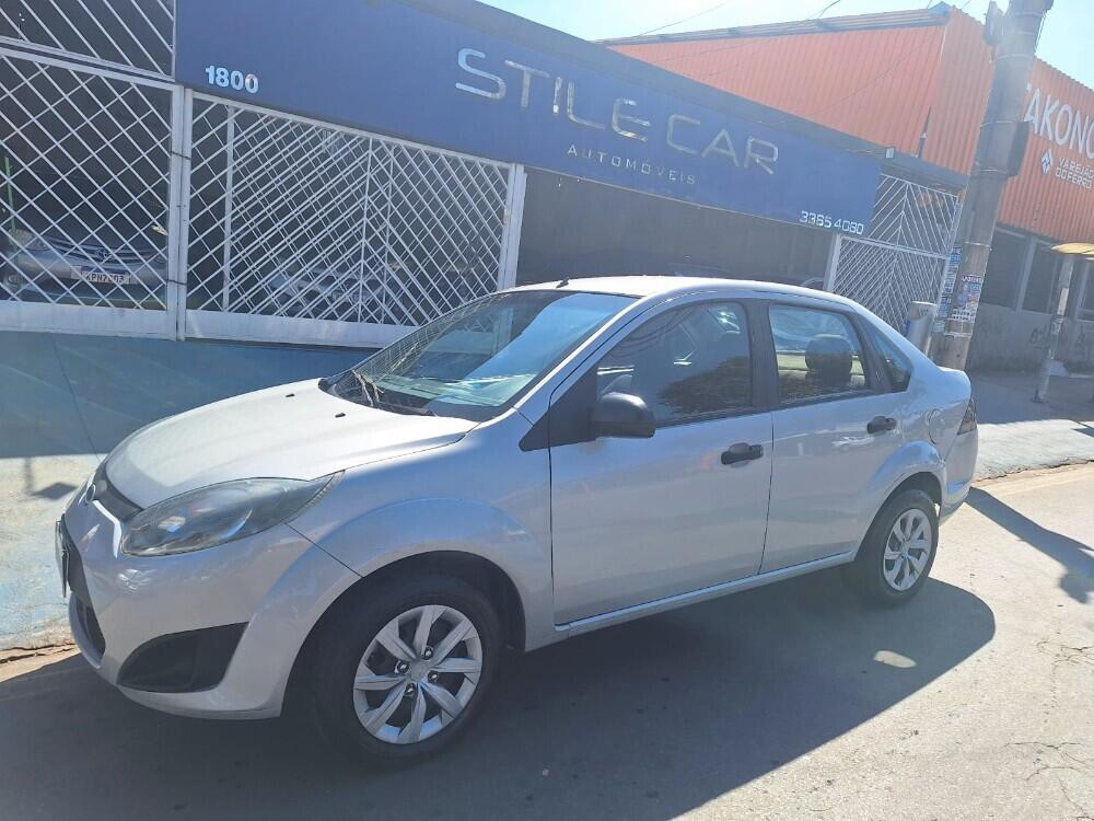 Ford Fiesta Sedan