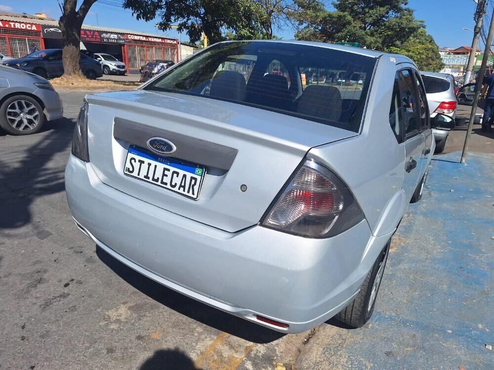Ford Fiesta Sedan