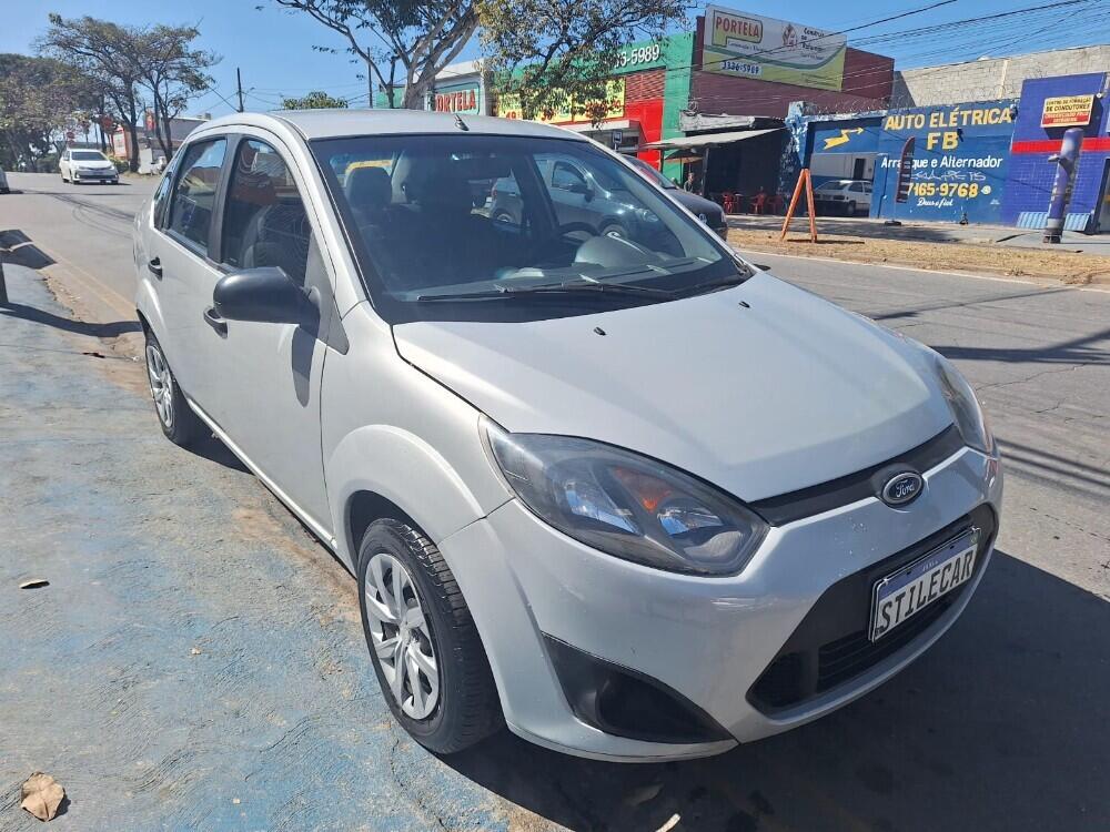 Ford Fiesta Sedan