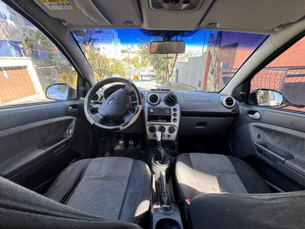 Ford Fiesta Sedan