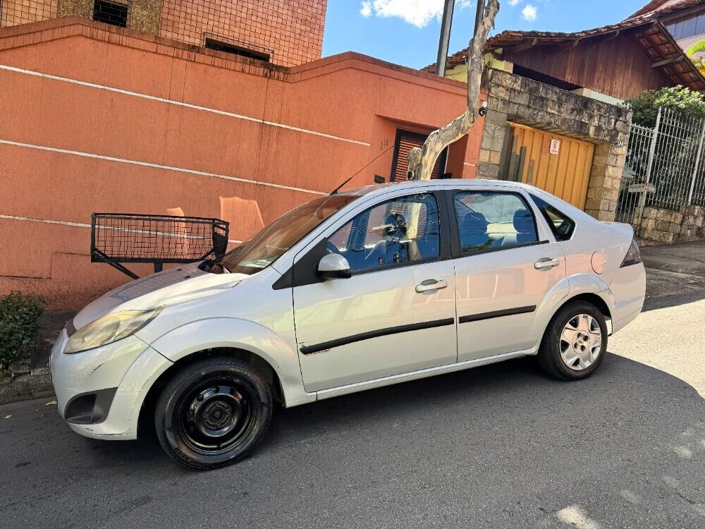 Ford Fiesta Sedan