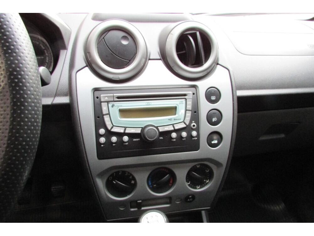 Ford Fiesta Sedan