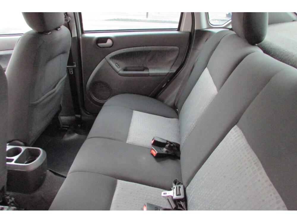 Ford Fiesta Sedan